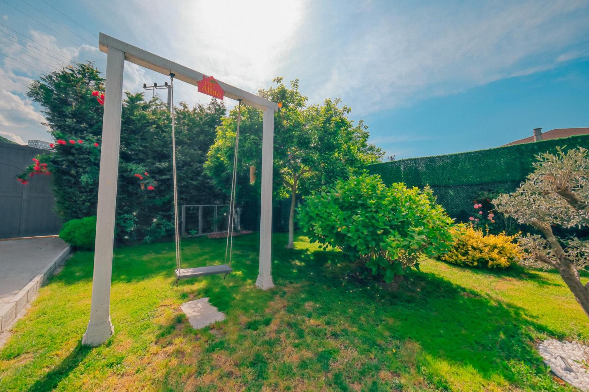 Villa Atlas Muhafazakar Havuzlu, Mustakil Genis Bahceli Sapanca Exterior photo